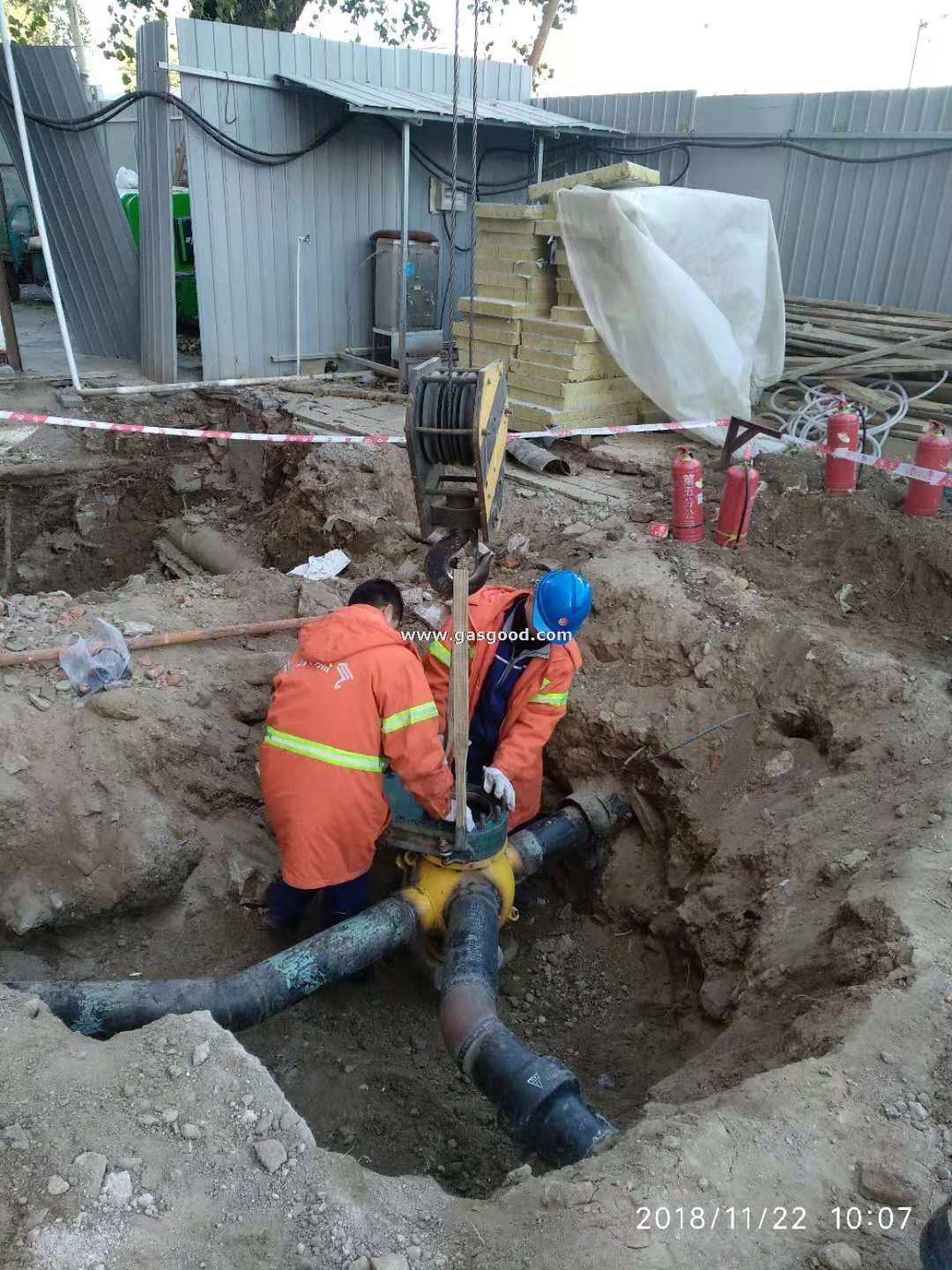 龙德行大厦燃气管道切接线施工现场